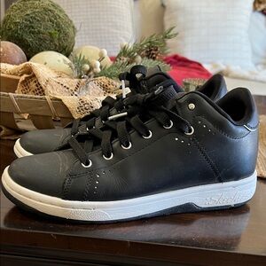 Skechers Black and White Casual Sneakers 7 1/2